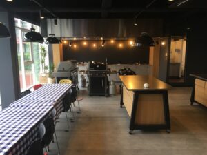 BBQ 体験を叶える空間演出 バーベキュー用品ストア「Weber」