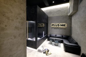 「ホンモノの素材」をとことん追求　パーソナルジム施工「PLUS ME」施工