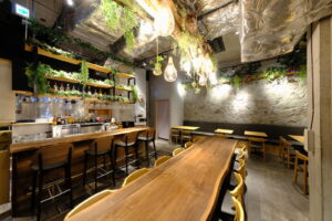 カジュアルイタリアン「碧い月」の店舗新装工事を施工