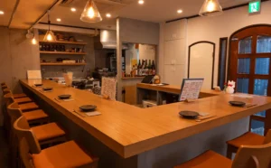 ワンオペでも心地よく働ける店、どう設計した？ 【小料理つばめ 】